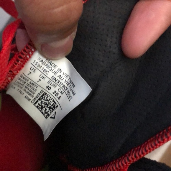 Converse Chicago Bulls Men’s 7/Women’s 9 - Picture 4 of 5